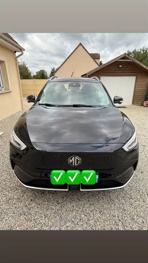 MG ZS : pare-brise neuf posé