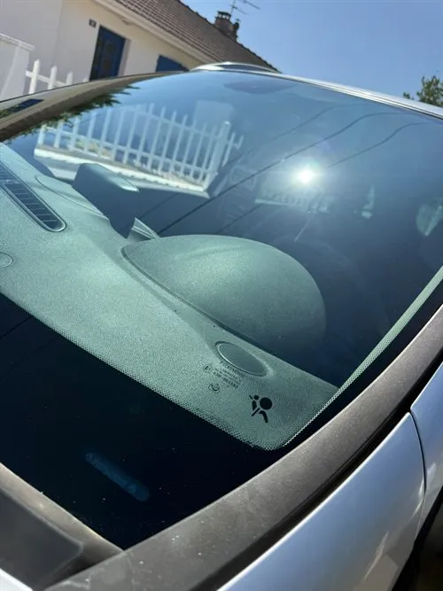 Renault Clio 3 : pare-brise neuf posé